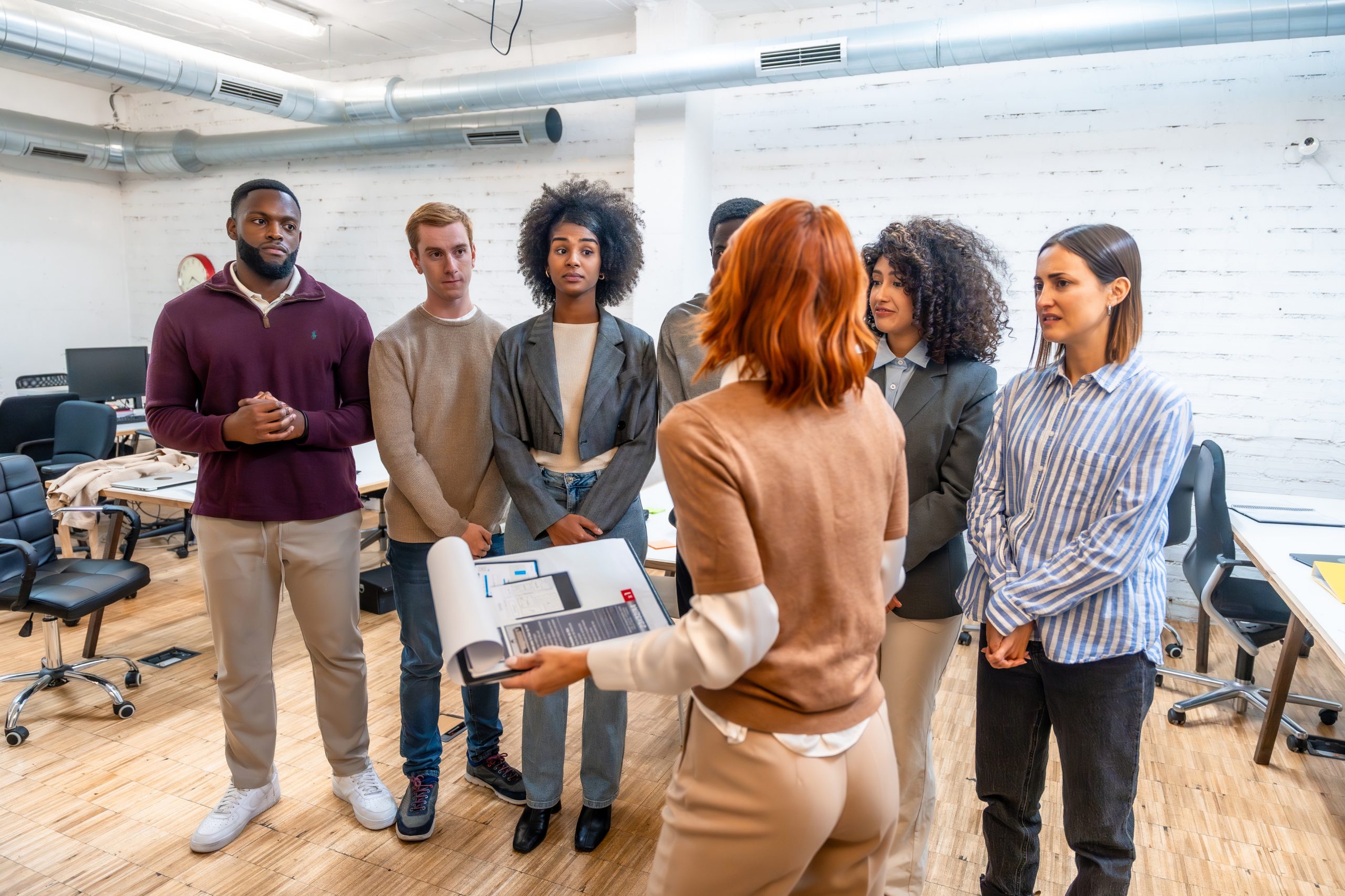 Formatrice animant une session de formation Qualiopi en entreprise